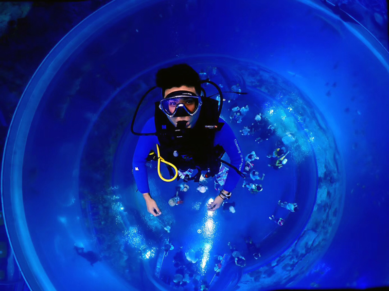 如何控制中性浮力？