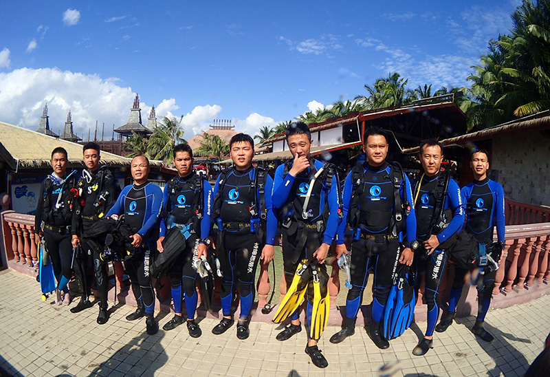 三亞海昌夢(mèng)幻海洋不夜城潛水員培訓