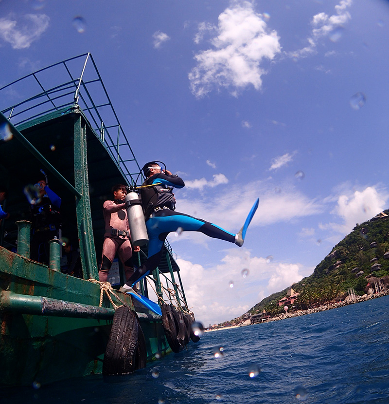三亞海昌夢(mèng)幻海洋不夜城潛水員培訓